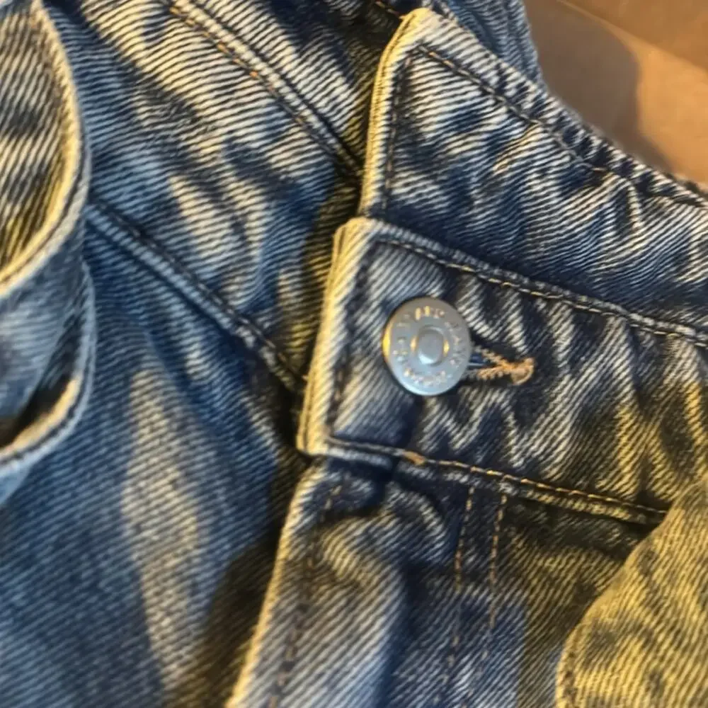 Veronica Beard Nori belted denim shorts
